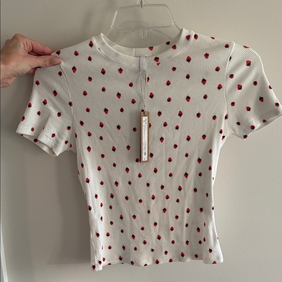 SKIMS Tops - Skims Short Sleeve Top